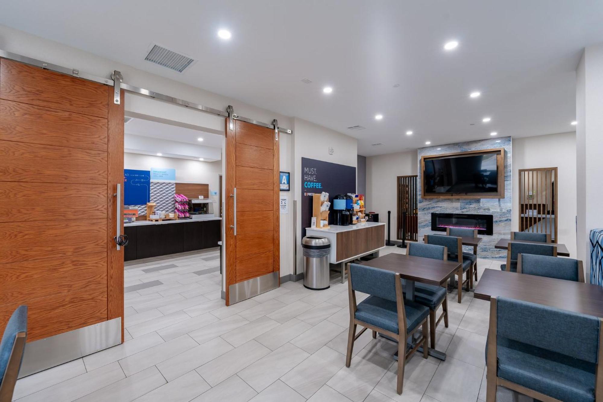 Holiday Inn Express & Suites Frazier Park By Ihg Lebec Ngoại thất bức ảnh