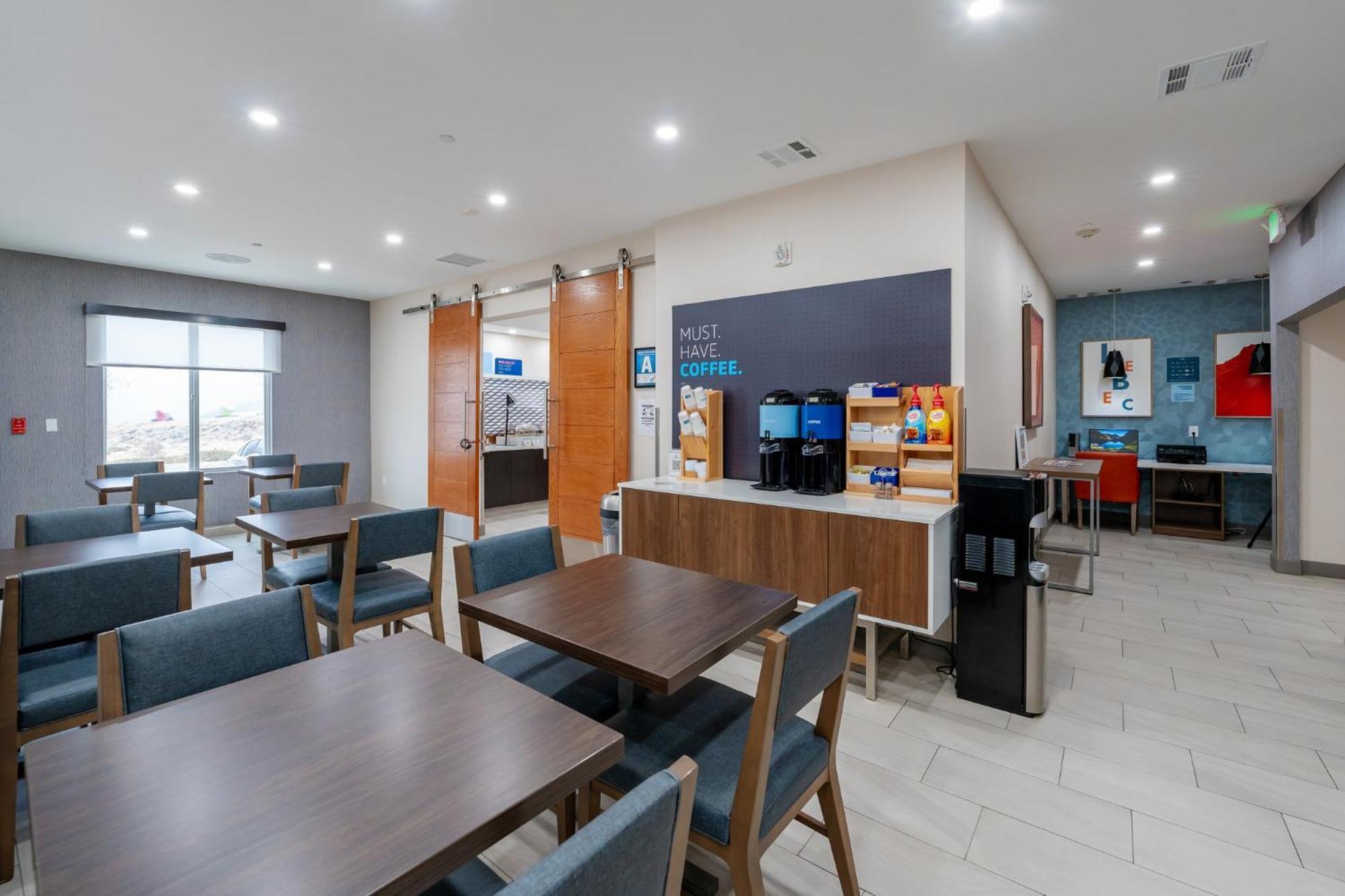Holiday Inn Express & Suites Frazier Park By Ihg Lebec Ngoại thất bức ảnh